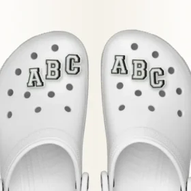 Berloque para sapatos Jibbitz com a letra «a»