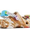Cinnamon Toast Crunch x Classic All-Terrain Clog para crianças