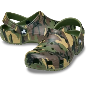 Classic Clog infantil com padrão de camuflagem