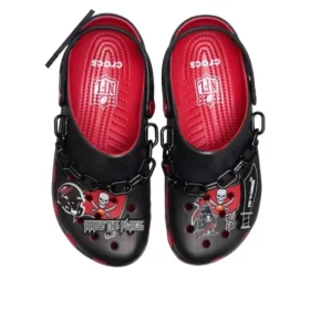 Crocs x NFL Classic Clog Tampa Bay Buccaneers «Preto Vermelho»