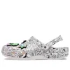 Crocs x Steven Harrington Classic Clogs «Quickstrike – Branco Preto»