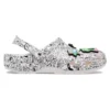 Crocs x Steven Harrington Classic Clogs «Quickstrike – Branco Preto»
