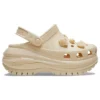 Mega Crush Clog com conchas e pérolas “Beige”