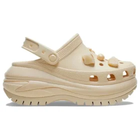 Mega Crush Clog com conchas e pérolas “Beige”