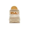 Mega Crush Clog com conchas e pérolas “Beige”