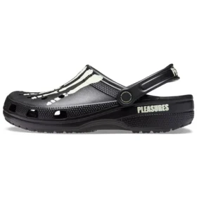 Pleasures x Classic Clog «Skeleton – Brilha no Escuro»