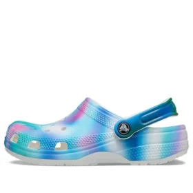 Sandálias Crocs de praia unissexo multicoloridas com detalhes em branco