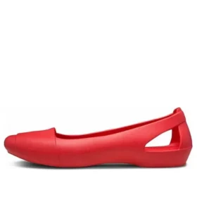 Sandálias vermelhas de sapatos rasos