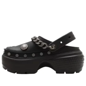 Stomp Clog com Detalhes “Black”